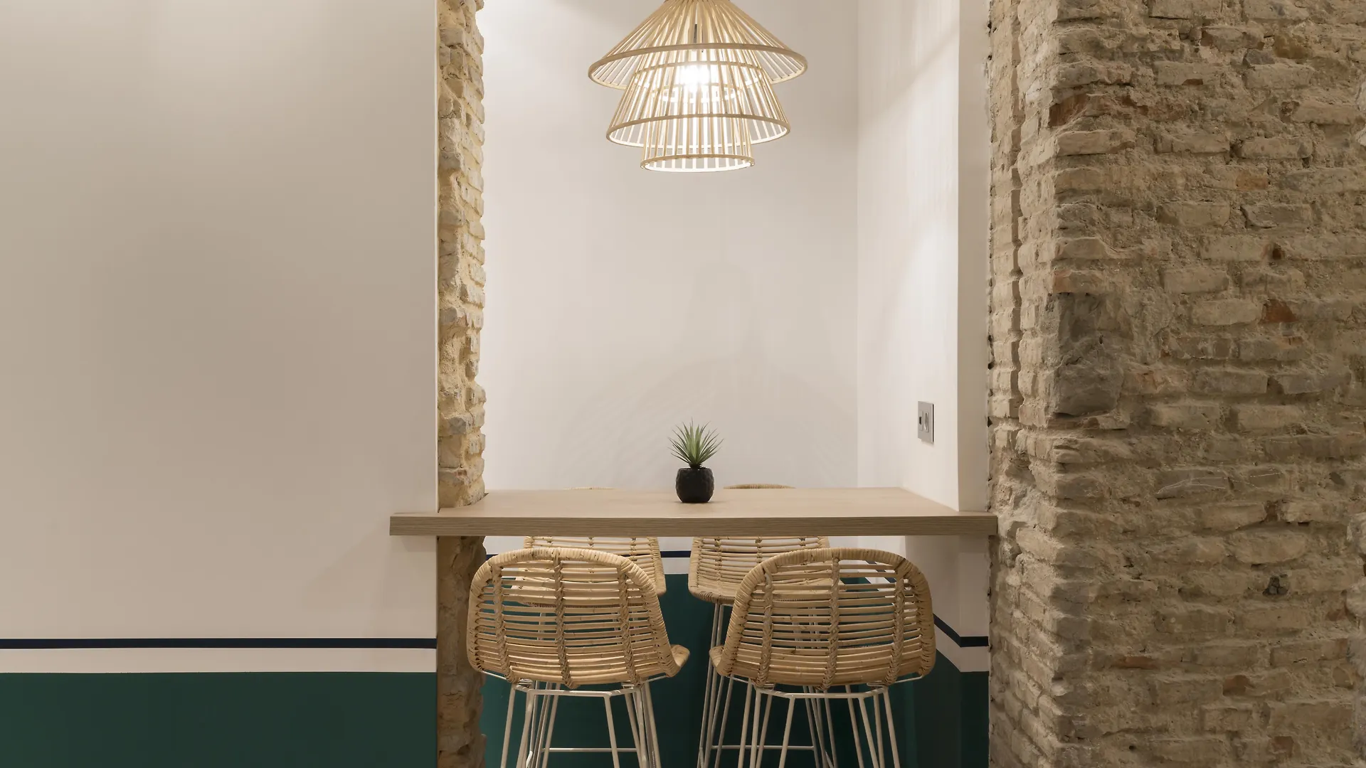 Petit Palace Canalejas Sevilla 2*, סביליה ספרד