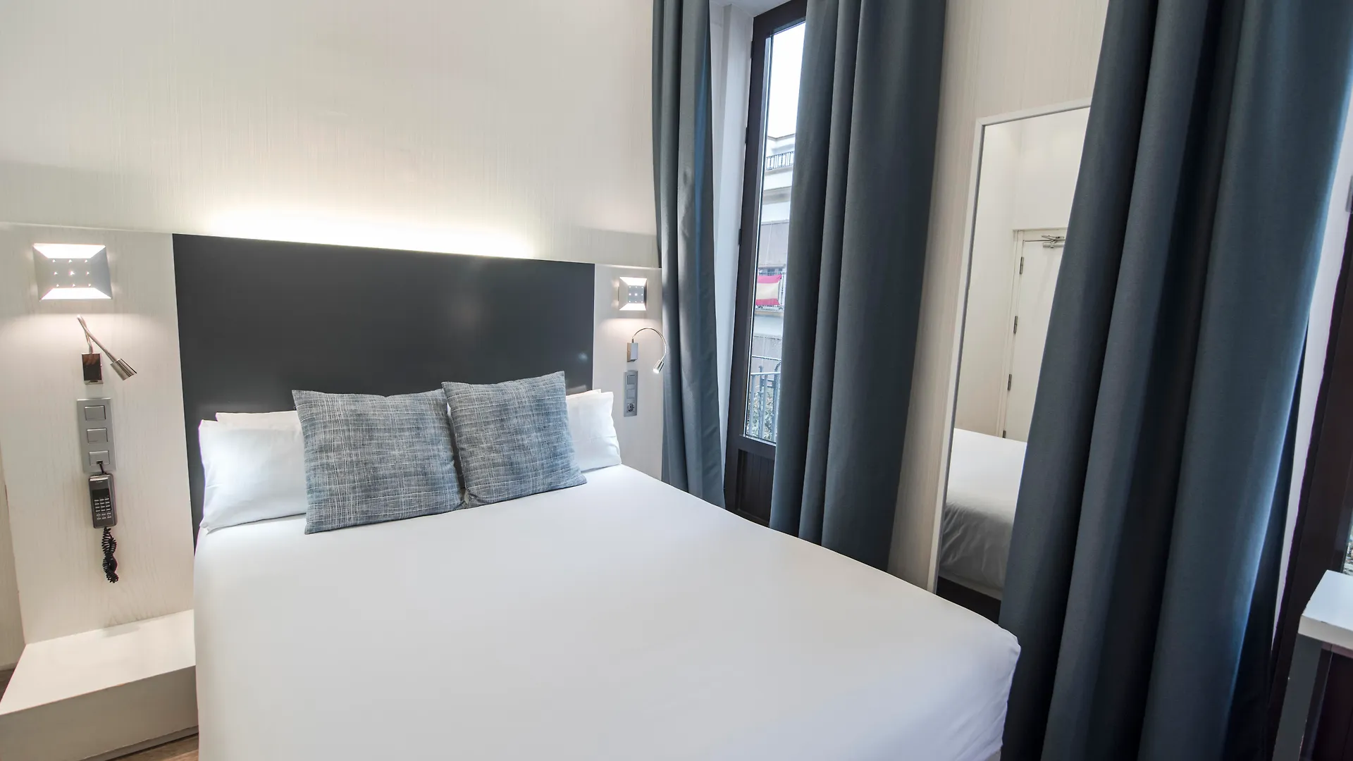 Petit Palace Canalejas Sevilla 2*, סביליה ספרד