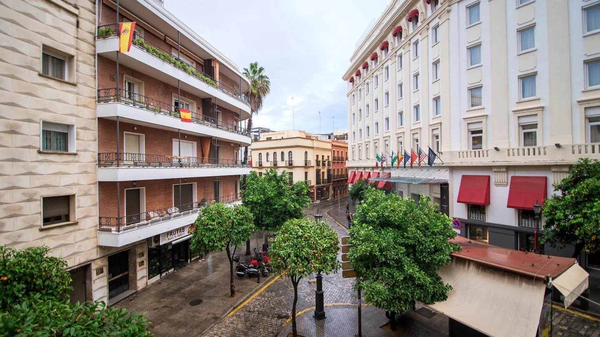 Petit Palace Canalejas Sevilla 2*,
